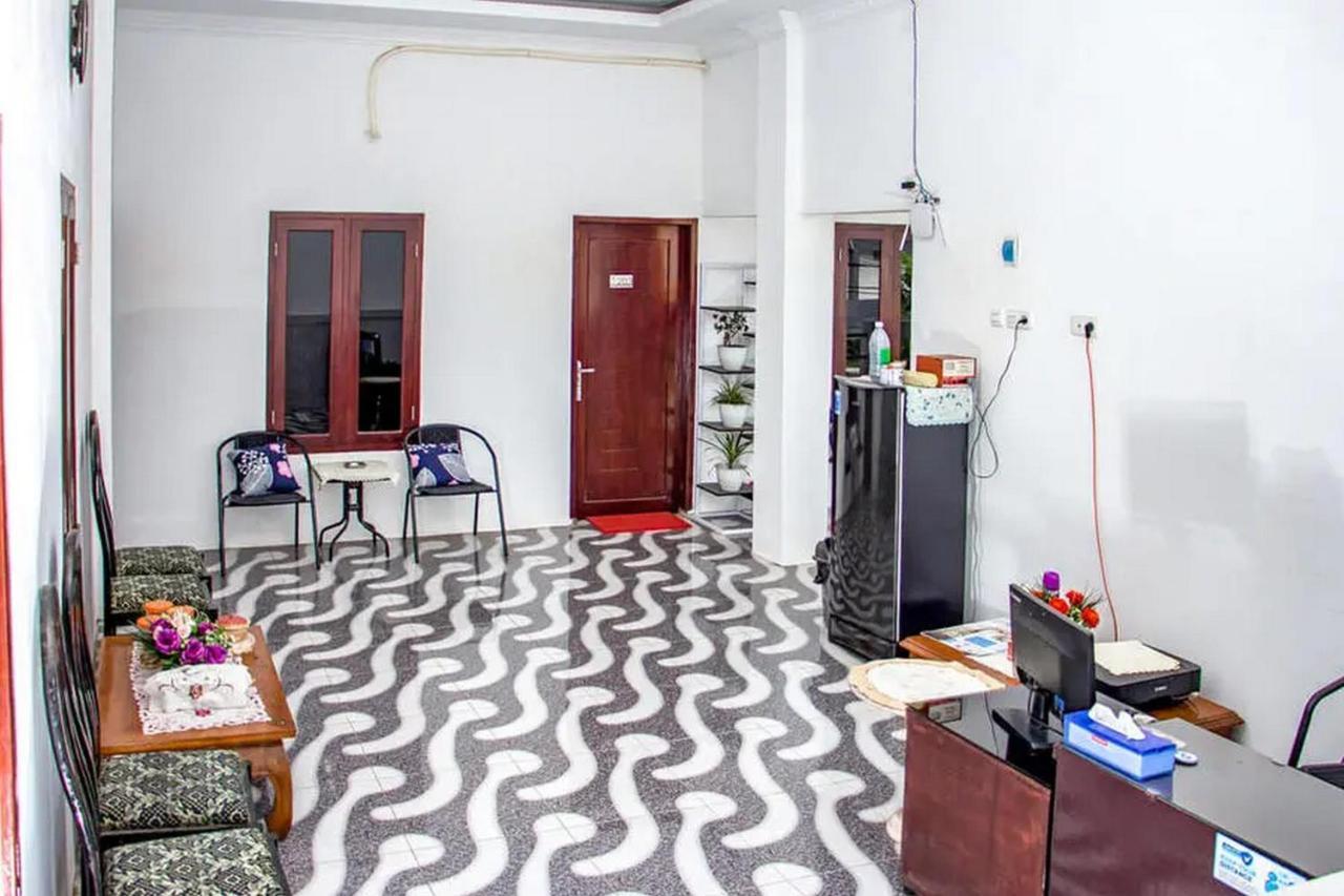 Samar Wulu Guest House Syariah Mitra Reddoorz Near Ketapang Ketapang  Εξωτερικό φωτογραφία