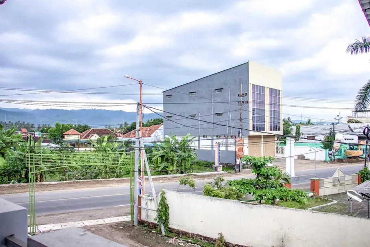 Samar Wulu Guest House Syariah Mitra Reddoorz Near Ketapang Ketapang  Εξωτερικό φωτογραφία